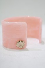 画像2: Q-pot. / バングル/ストロベリーミルクチョコレート アクリル F ピンク H-25-11-04-1014-QP-AC-ET-ZH (2)