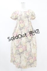 Jane Marple Dans Le Salon / Flower Wallpaperのエンパイアドレス  ベージュ H-25-07-15-1037-JM-OP-KB-ZH