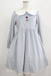 axes femme kawaii / ローズ刺繍ワンピース M サックス H-25-07-17-019-AX-OP-NS-ZH