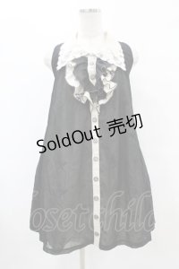 HONEY / 蝶刺繍レイヤード風ノースリーブシャツワンピース  グレージュ×黒 H-25-07-20-038-HN-OP-KB-ZH