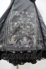画像5: FRILL / ストライプ&リボンローズクラウン刺繍キャミワンピース  黒 H-25-07-20-018-HN-OP-KB-ZH (5)