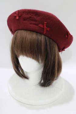 画像1: m petit by misako / サンリオキャラクターズコラボ ハローキティ バスクリボンベレー  ワイン H-25-07-22-076-LO-AC-NS-ZH