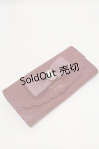 m petit by misako / サンリオキャラクターズコラボ ハローキティ TT*AMスカラップフラップウォレット  レッド H-25-07-23-016-LO-ZA-NS-ZH