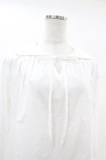 画像4: Jane Marple Dans Le Salon / レースピンタックブラウス  ホワイト H-26-01-09-026-JM-BL-KB-ZH (4)