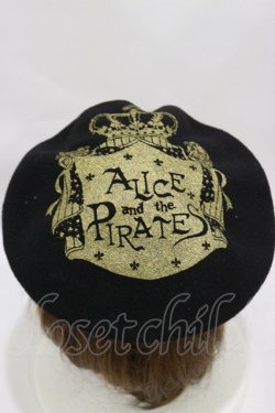 画像1: ALICE and the PIRATES / A/Pクラウンプリントベレー帽  ブラック/ゴールド H-25-07-30-014-PA-AC-NS-ZH