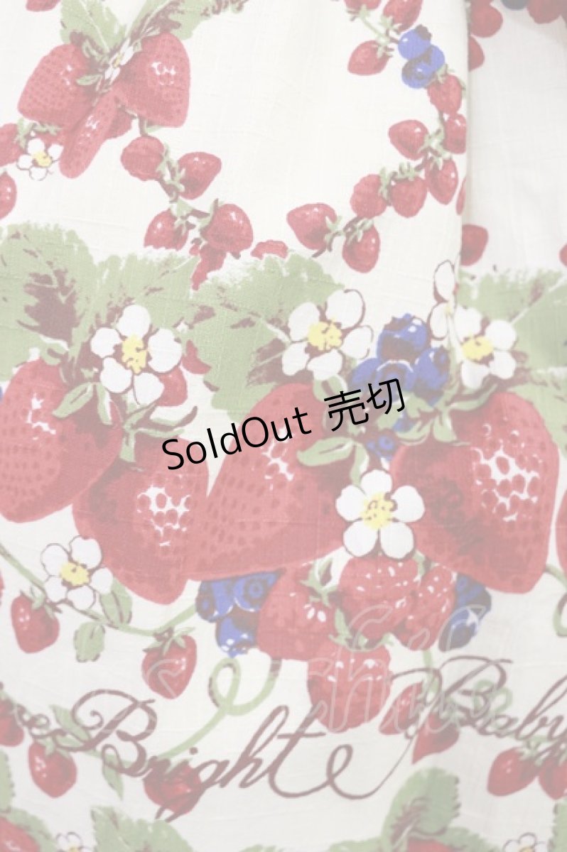 画像4: BABY,THE STARS SHINE BRIGHT / Strawberry Garden柄ジャンパースカートI Free オフ白 H-25-08-02-1004-BA-OP-NS-ZH (4)