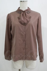 an another angelus / カットワーク刺繍ジャボ付きブラウス Free BROWN H-25-08-03-056-CA-BL-NS-ZH