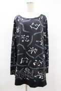 NieR Clothing / 総柄プリントカットソー F 黒 H-25-08-04-1043-PU-TO-KB-ZH