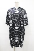 NieR Clothing / 総柄半袖プルパーカー  黒 H-25-08-04-1044-PU-TO-KB-ZH