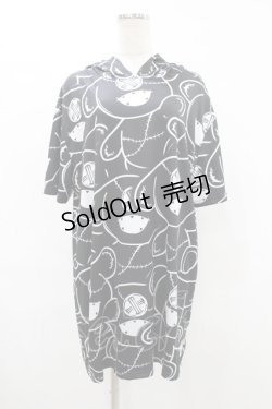 画像1: NieR Clothing / 総柄半袖プルパーカー  黒 H-25-08-04-1044-PU-TO-KB-ZH