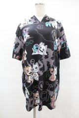 NieR Clothing / 総柄半袖プルパーカー  黒 H-25-08-04-1047-PU-TO-KB-ZH