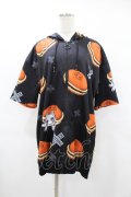 NieR Clothing / 総柄ZIP半袖パーカー  黒 H-25-08-04-1050-PU-TO-KB-ZH