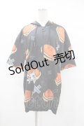 NieR Clothing / 総柄ZIP半袖パーカー  黒 H-25-08-04-1050-PU-TO-KB-ZH