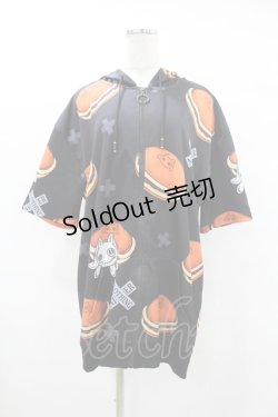 画像1: NieR Clothing / 総柄ZIP半袖パーカー  黒 H-25-08-04-1050-PU-TO-KB-ZH