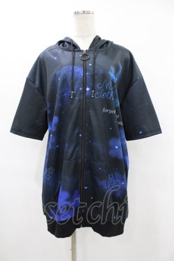 画像1: NieR Clothing / 総柄ZIP半袖パーカー  黒×青 H-25-08-04-1052-PU-TO-KB-ZH