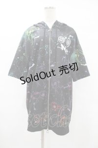 NieR Clothing / 総柄半袖ZIPパーカー  黒 H-25-08-04-1053-PU-TO-KB-ZH