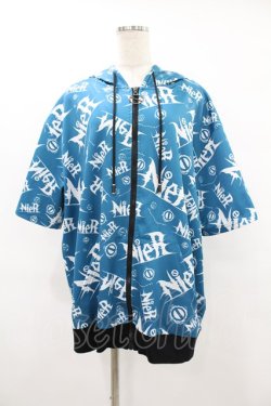 画像1: NieR Clothing / 総柄ZIP半袖パーカー  青 H-25-08-04-1057-PU-TO-KB-ZH