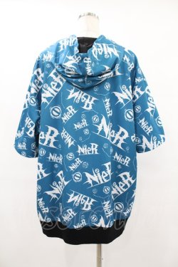 画像2: NieR Clothing / 総柄ZIP半袖パーカー  青 H-25-08-04-1057-PU-TO-KB-ZH