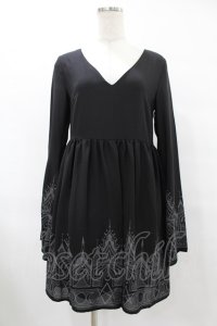 KILL STAR / 裾プリントワンピース XS 黒 H-25-08-04-1022-SL-OP-KB-ZH