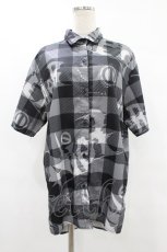 画像1: NieR CLOTHING / 総柄半袖シャツ  グレー H-25-08-04-1034-PU-BL-KB-ZT256 (1)