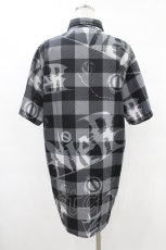 画像2: NieR CLOTHING / 総柄半袖シャツ  グレー H-25-08-04-1034-PU-BL-KB-ZT256 (2)