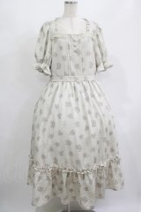 m petit by misako / AOKハナガラスクエアワンピース 3L 生成り H-25-08-06-011-LO-OP-NS-ZH
