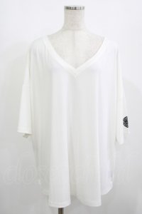 Qutie Frash / Vネックトップス  白 H-25-08-07-030-QU-TO-KB-ZH