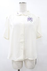 an another angelus / スミレ刺繍シャツブラウス Free OFFWHITE H-25-08-08-1059-CA-BL-NS-ZH