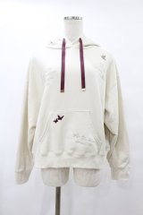 axes femme / ランダム刺繍フーディー Free 生成り H-25-08-08-1063-AX-TO-NS-ZH