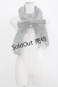 Amavel / ブローチ付チェックリボンストール  ブラック H-25-08-08-062-CA-ZA-NS-ZH