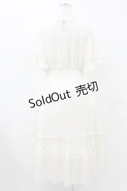 画像2: axes femme / カメオ付フレア袖ワンピース Free 生成り H-25-08-15-1042-AX-OP-NS-ZH