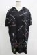 画像1: NieR Clothing / 総柄半袖プルパーカー  黒 H-25-08-15-060-PU-TO-KB-ZH (1)