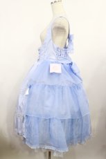 画像2: metamorphose / 【プラスサイズ】Mellifluous フロントあきフリルジャンパースカート プラスサイズ サックス H-25-08-18-1013-ME-OP-NS-ZH (2)