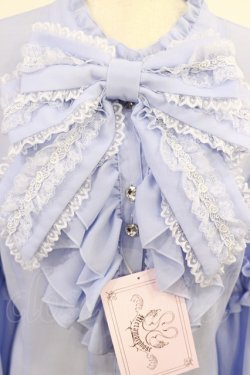 画像4: metamorphose / 【プラスサイズ】スタンドカラーフリルリボン姫袖ブラウス プラスサイズ サックス H-25-08-18-1023-ME-BL-NS-ZH