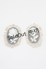 m petit by misako / ローズカメオイヤリング  ブラック H-25-08-23-052-LO-AC-NS-ZH