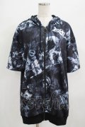 NieR Clothing / 総柄ZIP半袖パーカー  黒 H-25-09-01-042-PU-TO-KB-ZH