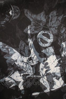 画像4: NieR Clothing / 総柄ZIP半袖パーカー  黒 H-25-09-01-042-PU-TO-KB-ZH