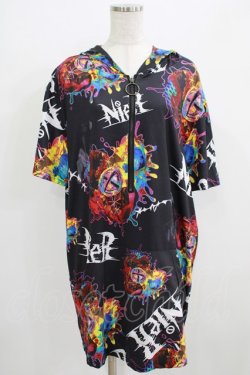 画像1: NieR Clothing / 総柄半袖プルパーカー  黒 H-25-09-01-044-PU-TO-KB-ZH