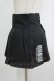 画像2: NieR Clothing / レースアッププリーツミニスカート  黒 H-25-09-07-010-PU-SK-KB-ZH (2)