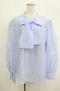 FLC / 皆方由衣コラボ/シアーリボンブラウス 4L サックス H-25-09-08-038-LO-BL-NS-ZH