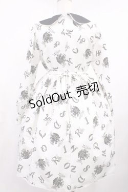 画像3: ALICE and the PIRATES / アリスとアルファベットの迷宮柄ワンピース Free オフ白 H-25-09-29-1012-PA-OP-NS-ZH