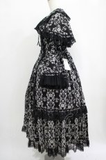 画像2: metamorphose / 【プラスサイズ】クラウンクロス ケープ付ロングドレス プラスサイズ ブラック H-25-09-29-007-ME-OP-NS-ZH (2)