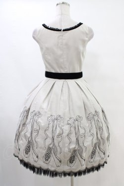 画像2: Emily Temple cute / トゥーシューズ刺繍リボンベルト付ノースリーブワンピース  グレー H-25-10-02-024-ET-OP-KB-ZH