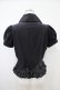 画像2: MARBLE / バラコサージュ付きクラシカルタイブラウス  ブラック H-25-10-20-1059-GO-BL-KB-ZH (2)