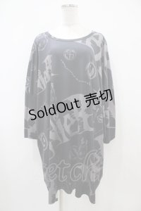 NieR Clothing / プリント半袖CUTSEW  ブラック H-25-10-22-055-PU-TO-KB-ZH