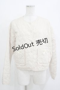 m petit by misako / サンリオキャラクターズコラボ シナモロール タフタハートキルトジャケット M アイボリー H-25-10-27-059-LO-JA-NS-ZH