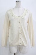 axes femme / パール使いカーディガン M 生成り H-25-11-01-065-AX-TO-NS-ZH