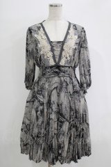 Rozen Kavalier / 総柄プリーツワンピース  グレー H-25-11-03-015-OO-OP-KB-ZH