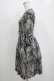 画像2: Rozen Kavalier / 総柄プリーツワンピース  グレー H-25-11-03-015-OO-OP-KB-ZH (2)