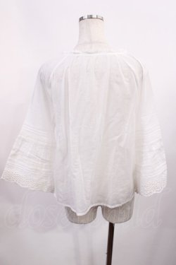 画像2: an another angelus / パンチングレース使いベルスリーブブラウス Free OFF WHITE H-25-11-08-1019-CA-BL-NS-ZH